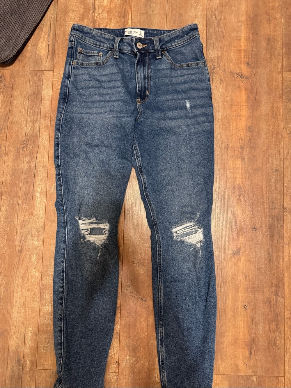 Abercrombie & Fitch High Rise Distressed Skinny Jeans - Dark Blue